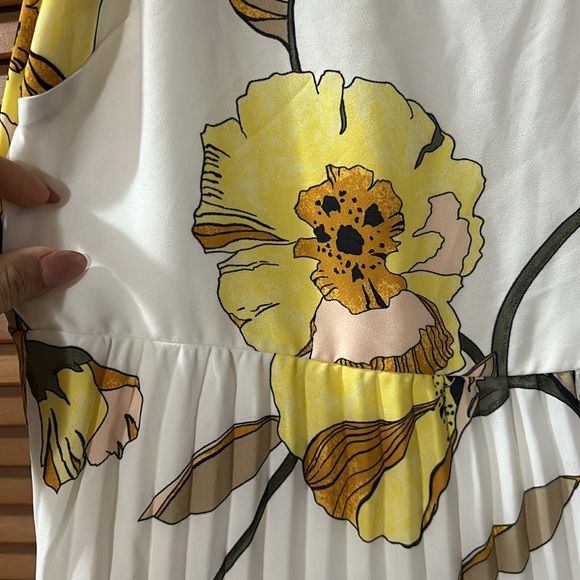 A New Day floral pleated midi dress - Picture 4 of 5